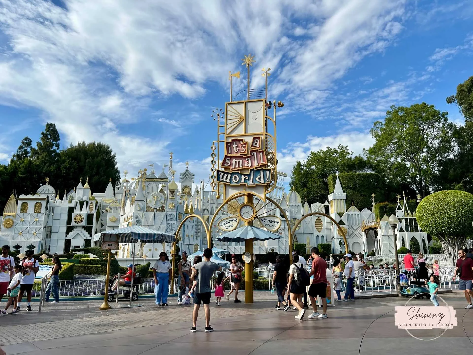 加州迪士尼 Fantasyland 小小世界