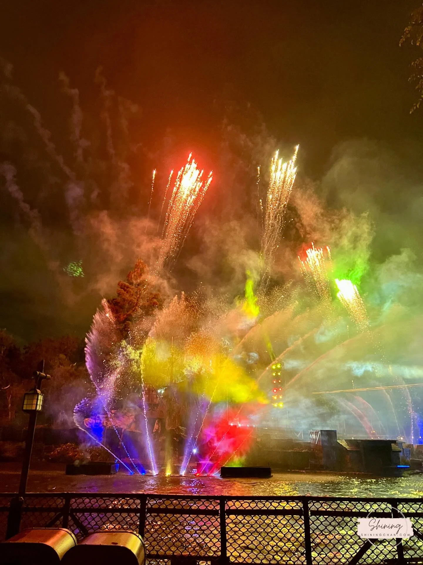加州迪士尼 Fantasmic 4