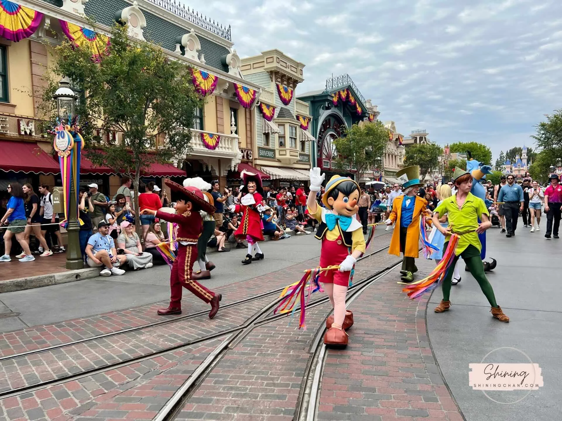 加州迪士尼 70th The Celebrate Happy Cavalcade 3